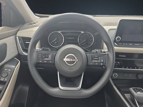Used 2023 Nissan Rogue SV AWD/4WD image 12