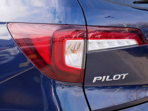 Used 2022 Honda Pilot Sport image 17