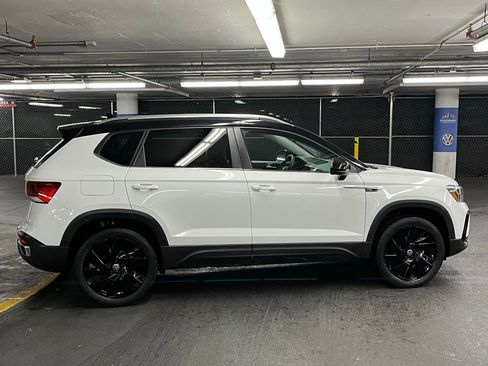 Used 2023 Volkswagen Taos SE image 39