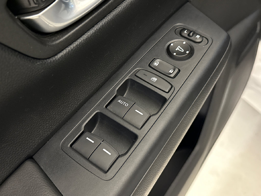 Used 2025 Honda CR-V LX image 19