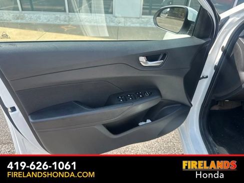 Used 2022 Hyundai Accent SEL FWD image 14