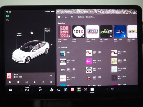 Used 2022 Tesla Model 3 Long Range AWD/4WD image 27