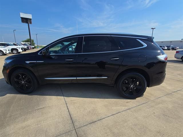 Used 2023 Buick Enclave Essence w/ Sport Touring Edition FWD image 8