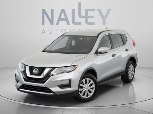 Used 2018 Nissan Rogue SV w/ Sun & Sound Touring Package FWD image 8
