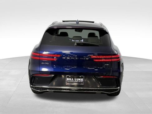 Used 2026 Genesis GV70 2.5T Advanced AWD/4WD image 9