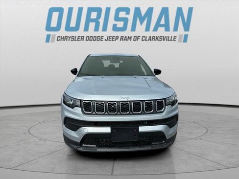 Used 2025 Jeep Compass Sport AWD/4WD image 9