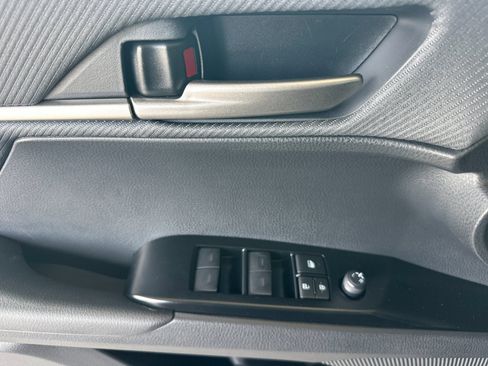 New 2026 Toyota Camry Hybrid FWD image 10