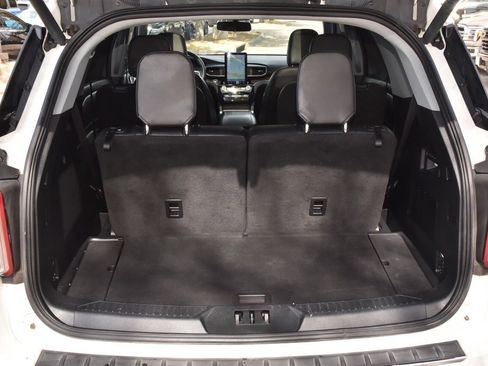 Certified 2022 Ford Explorer Limited w/ Limited Technology Package image 38