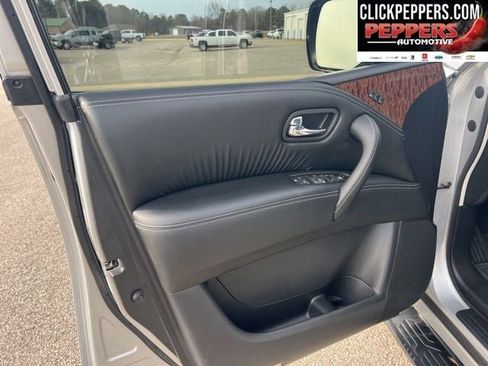 Used 2020 Nissan Armada SL image 10