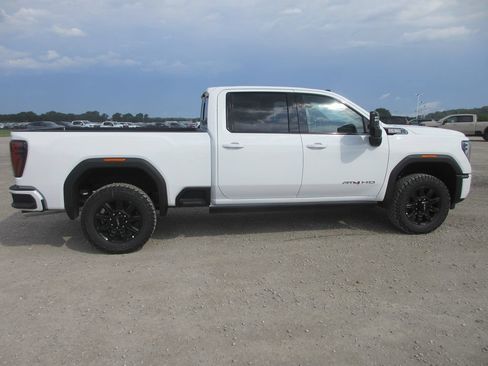 New 2026 GMC Sierra 2500 AT4 w/ AT4 Premium Plus Package AWD/4WD image 3