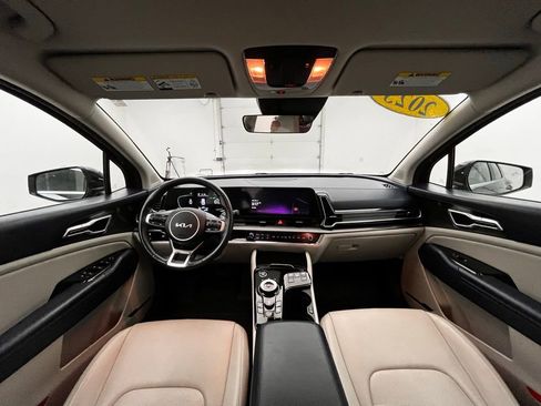Used 2023 Kia Sportage EX image 2