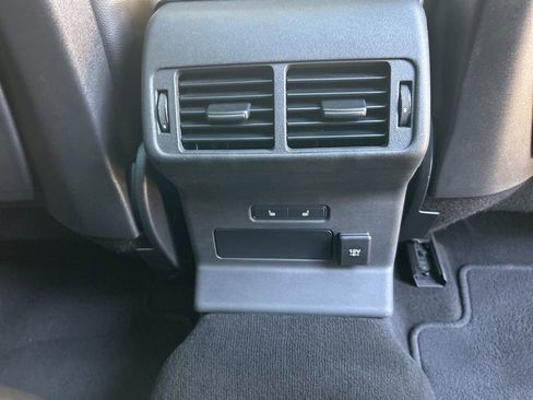 Used 2021 Land Rover Range Rover Velar S image 28