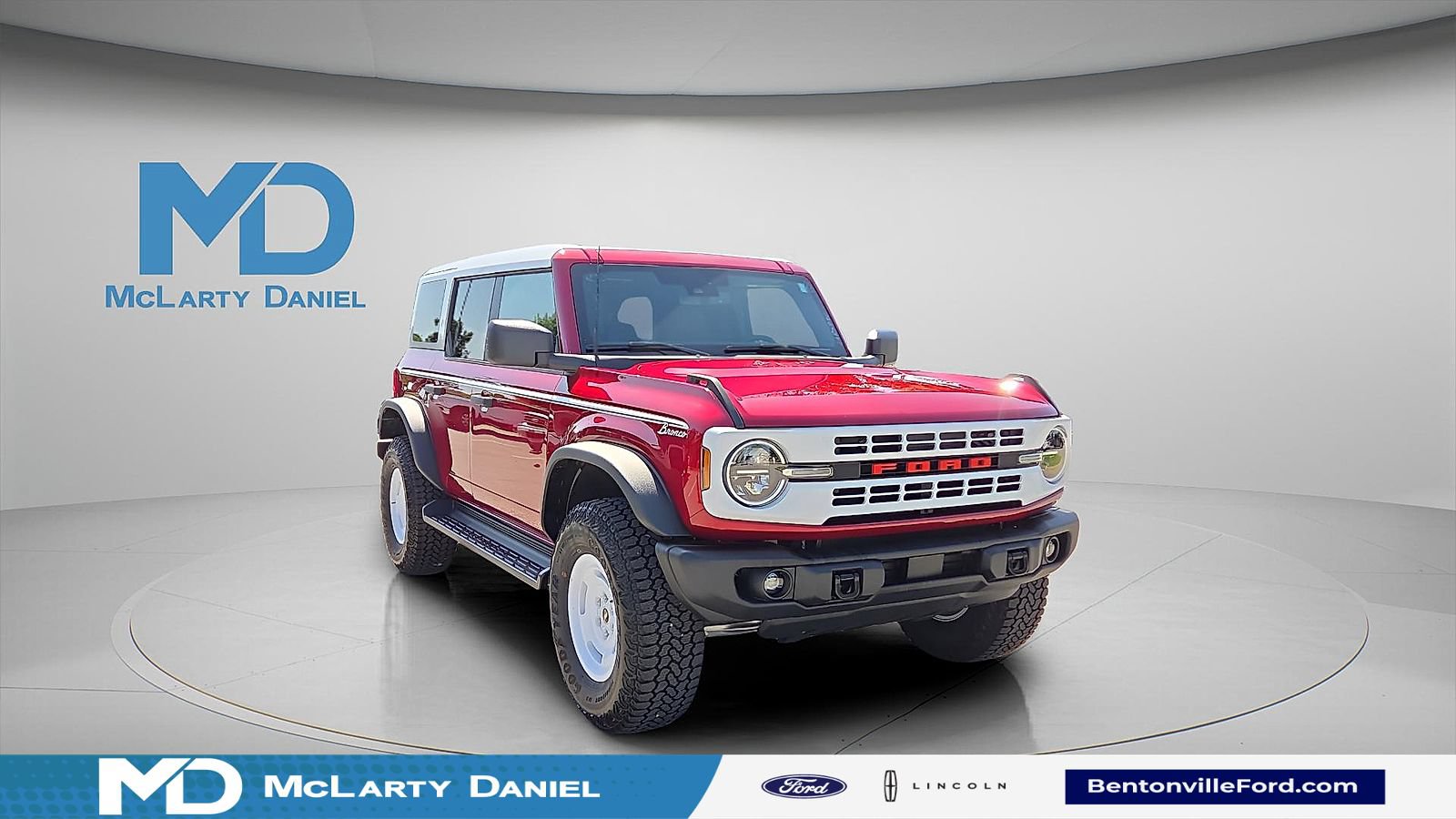 Certified 2025 Ford Bronco Heritage Edition AWD/4WD image 1