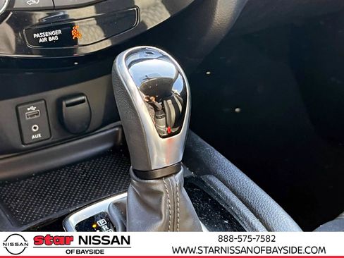 Used 2017 Nissan Rogue SV image 30