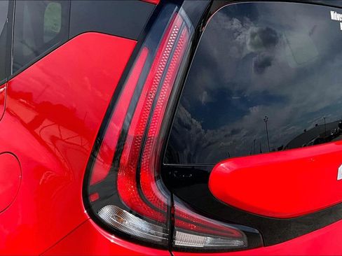 Used 2023 Kia Soul LX w/ Option Group 015 FWD image 27