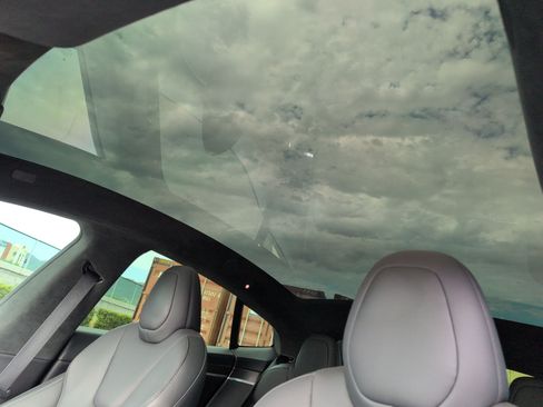 Used 2022 Tesla Model S Plaid AWD/4WD image 25