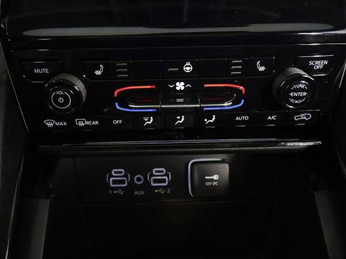 Used 2023 Jeep Grand Cherokee Limited AWD/4WD image 55