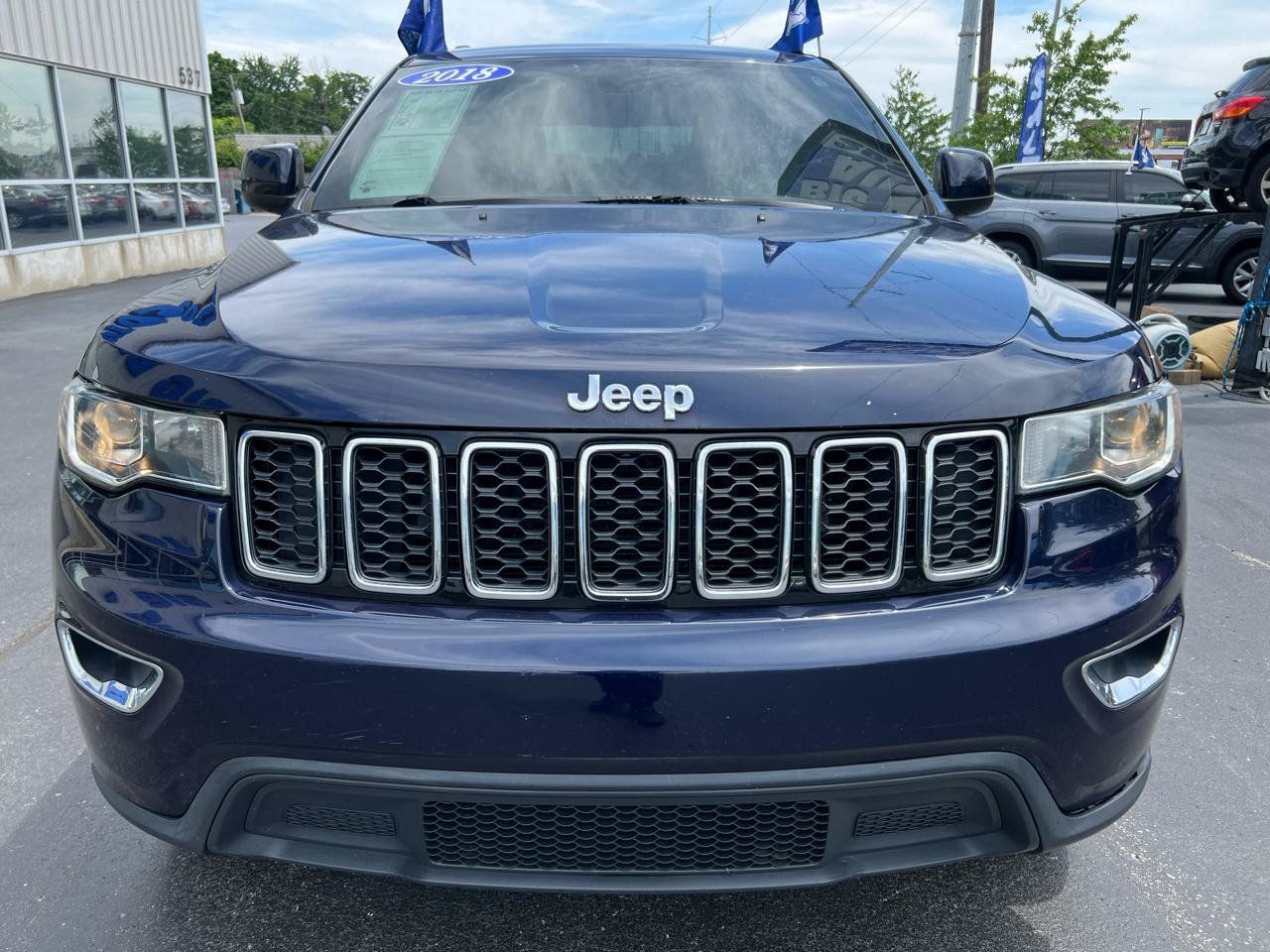 Used 2018 Jeep Grand Cherokee Laredo AWD/4WD image 9
