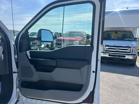 New 2025 Ford F350 XL w/ XL Chrome Package image 21