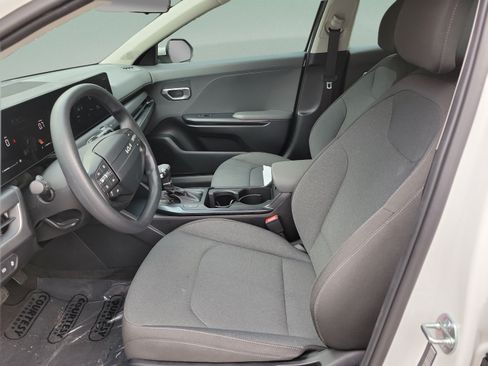 Used 2025 Kia K4 FWD image 19