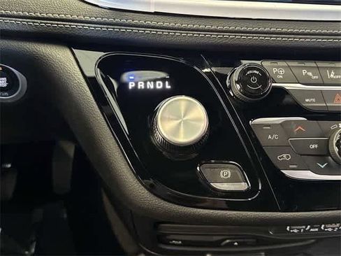New 2025 Chrysler Pacifica Select w/ Uconnect Theater Family Group image 24