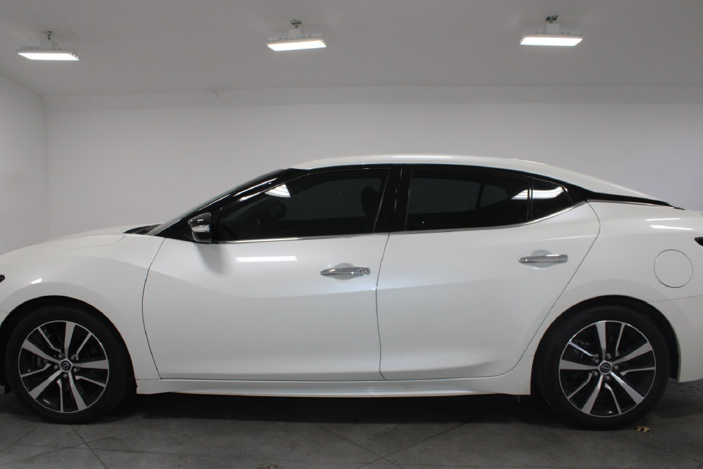 Used 2023 Nissan Maxima SV w/ Floor Mat Group FWD image 6