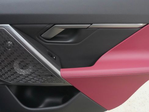 Certified 2024 BMW 530i w/ Premium Package image 34