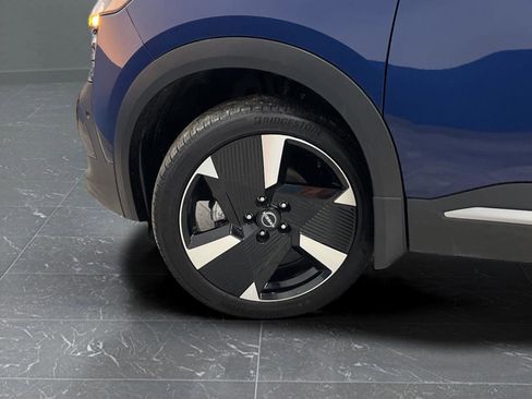 Used 2025 Nissan Kicks SR w/ SR Premium Package image 32