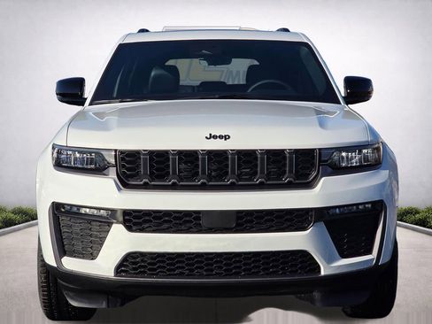 New 2026 Jeep Grand Cherokee Limited w/ Limited Altitude Package AWD/4WD image 3