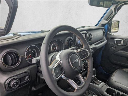 Certified 2023 Jeep Gladiator Overland image 10
