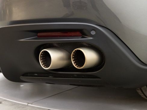 Used 2023 Ferrari Roma image 32