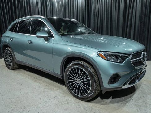New 2026 Mercedes-Benz GLC 300 image 3