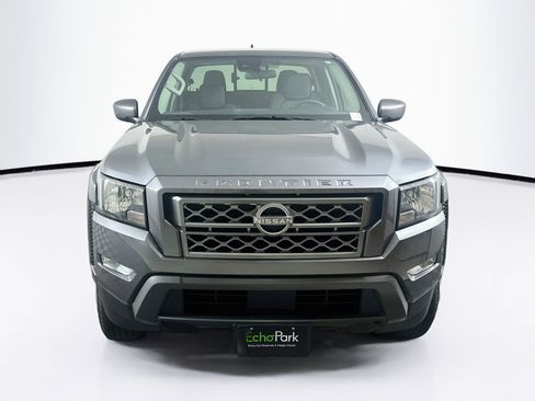 Used 2024 Nissan Frontier SV w/ SV Convenience Package RWD image 2