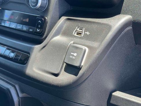 Used 2025 RAM ProMaster 2500 w/ Convenience Group FWD image 17