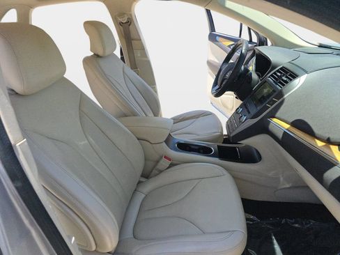 Used 2016 Lincoln MKC Select w/ Select Plus Package FWD image 12