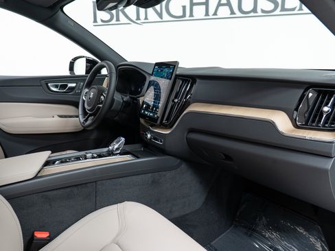 New 2026 Volvo XC60 B5 Plus w/ Protection Package Premier image 21