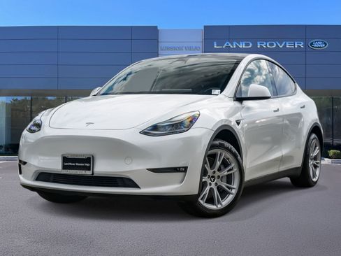 Used 2023 Tesla Model Y Long Range AWD/4WD image 1