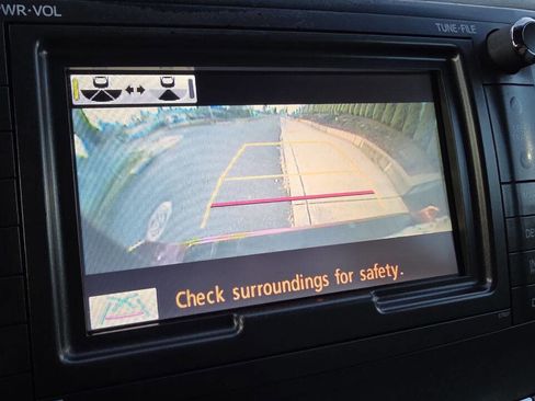 Used 2014 Toyota Sienna Limited image 9