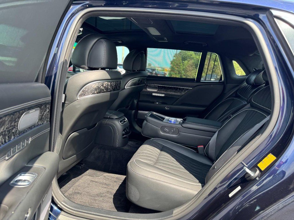 Used 2023 Genesis G90 3.5T AWD/4WD image 10