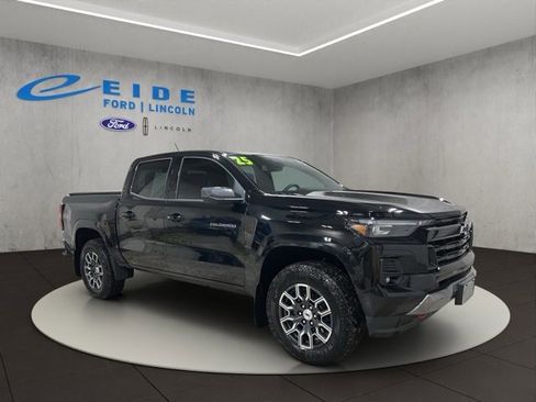 Used 2025 Chevrolet Colorado Z71 w/ Technology Package image 1