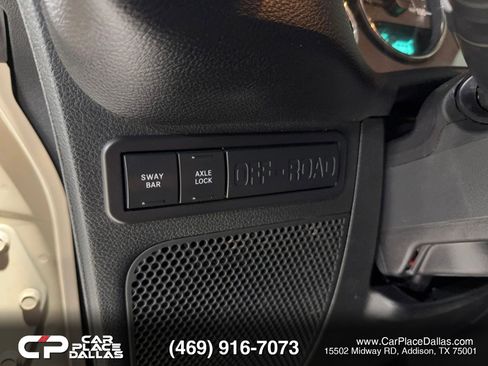 Used 2018 Jeep Wrangler Rubicon w/ Power Convenience Group image 28