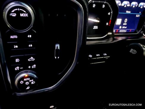 Used 2021 GMC Sierra 2500 Denali w/ Denali Ultimate Package image 21