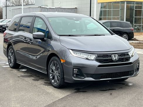 New 2026 Honda Odyssey Touring image 44