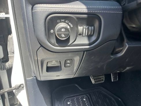 Used 2024 RAM 1500 Limited AWD/4WD image 18