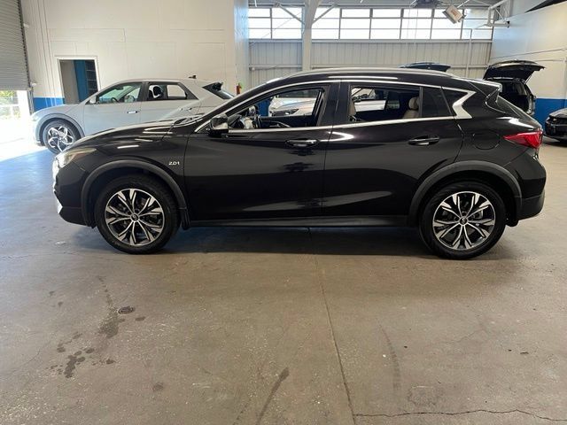 Used 2018 INFINITI QX30 Premium w/ Navigation Package AWD/4WD image 6