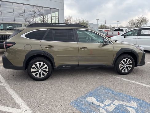 Used 2024 Subaru Outback Premium image 31