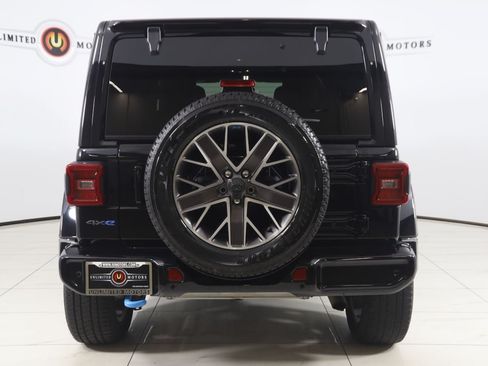 Used 2023 Jeep Wrangler Unlimited Sahara AWD/4WD image 46