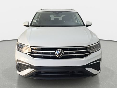 Certified 2022 Volkswagen Tiguan SE image 8