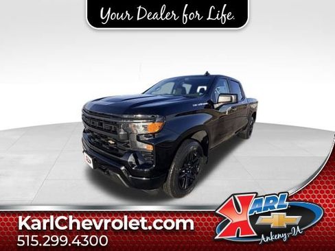 Used 2022 Chevrolet Silverado 1500 Custom image 1