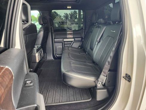 Used 2015 Ford F150 Platinum w/ Equipment Group 701A Luxury AWD/4WD image 14